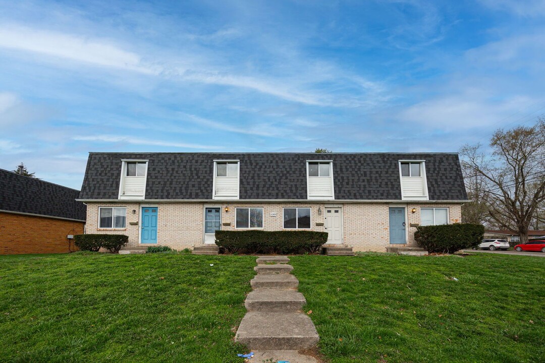 3389 Beachworth Dr in Columbus, OH - Foto de edificio