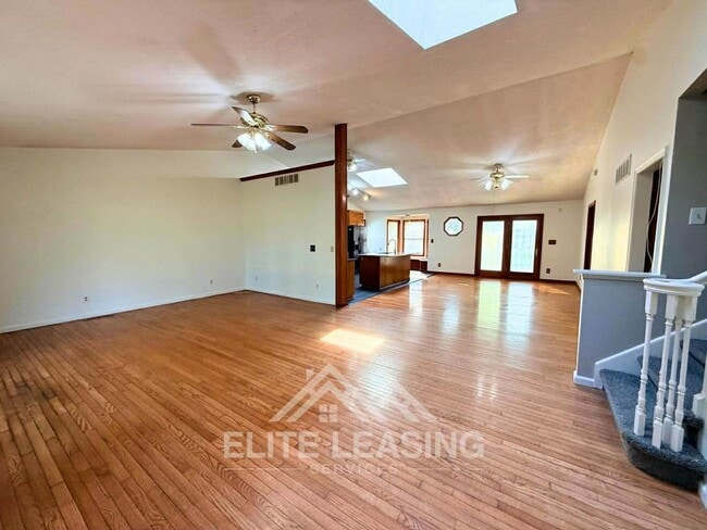 6239 SW Wanamaker Rd in Auburn, KS - Building Photo - Building Photo