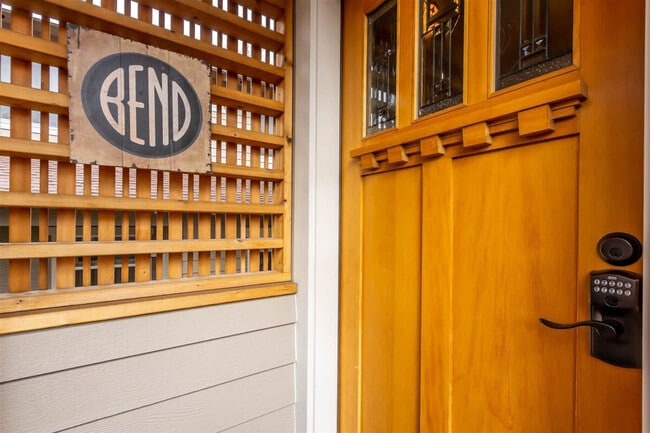 1345 NW Cumberland Ave in Bend, OR - Building Photo - Building Photo