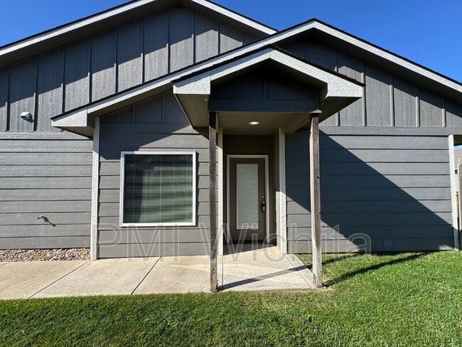 5542 N Edwards in Wichita, KS - Building Photo - Building Photo