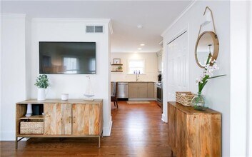 45 1/2 Second St in Newport, RI - Building Photo - Building Photo