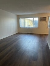 2680 S Barrington Ave, Unit 101 in Los Angeles, CA - Building Photo - Building Photo