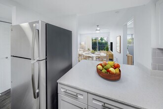 7 West in Miami, FL - Building Photo - Building Photo