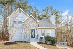 4063 Casa Verde Dr in College Park, GA - Building Photo