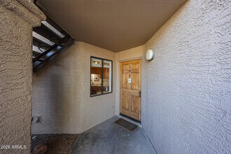 9430 E Mission Ln in Scottsdale, AZ - Foto de edificio - Building Photo