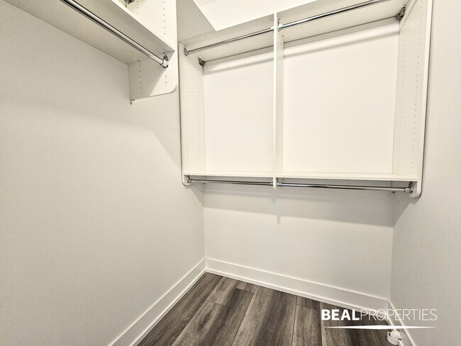 3937 N Janssen Ave in Chicago, IL - Building Photo - Building Photo