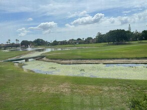 4539 Luxemburg Ct in Greenacres, FL - Foto de edificio - Building Photo