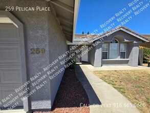 259 Pelican Pl in Yuba City, CA - Foto de edificio - Building Photo