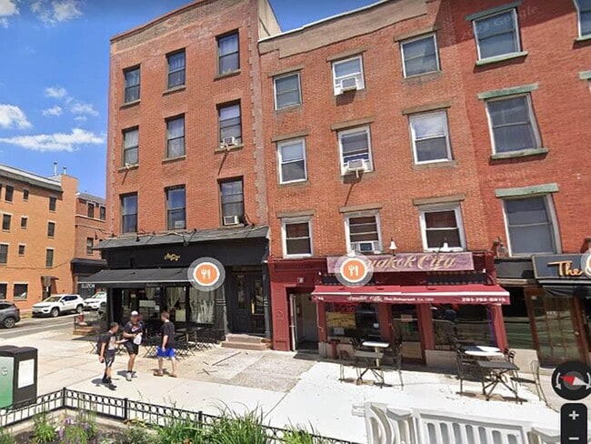 337 Washington St, Unit 3 in Hoboken, NJ - Foto de edificio - Building Photo