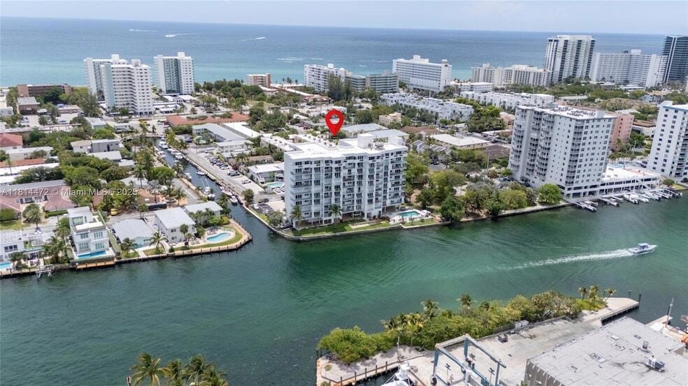 1609 N Riverside Dr, Unit 406 in Pompano Beach, FL - Building Photo