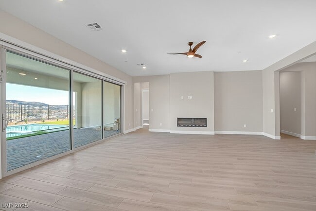 349 Tigullio Ave in Henderson, NV - Building Photo - Building Photo