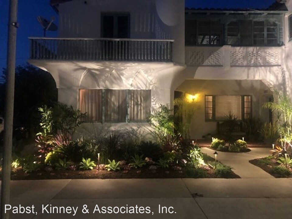 4803 E Ocean Blvd in Long Beach, CA - Foto de edificio
