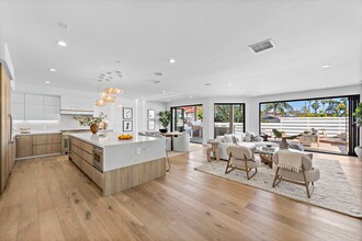209 W Avenida San Antonio in San Clemente, CA - Building Photo - Building Photo