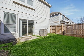 13047 Lawsons Creek Ln in Houston, TX - Building Photo - Building Photo