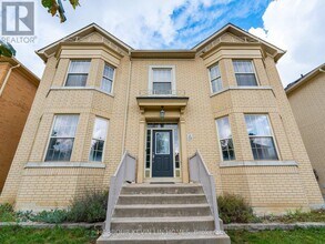 26 Bembridge Dr in Markham, ON - Building Photo - Building Photo