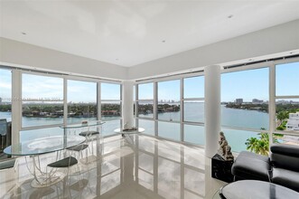 900 Bay Dr in Miami Beach, FL - Building Photo - Building Photo