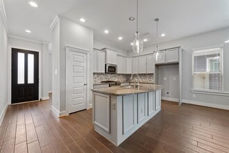 18419 Blue Hollow Heights Dr in Cypress, TX - Foto de edificio - Building Photo