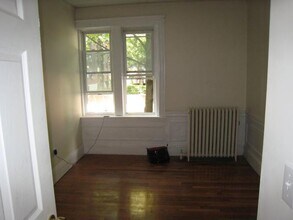 63 Egmont St, Unit 1 in Brookline, MA - Foto de edificio - Building Photo