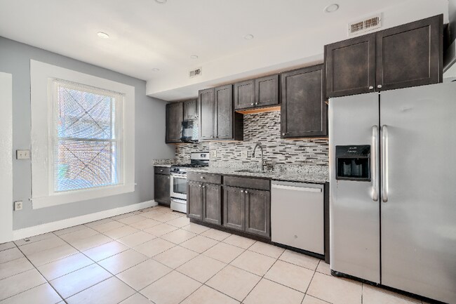 709 N Linwood Ave in Baltimore, MD - Building Photo - Building Photo