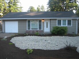 900 121st St S in Tacoma, WA - Building Photo