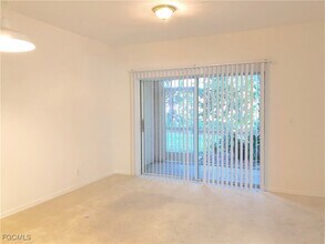 8073 Pacific Beach Dr in Ft. Myers, FL - Building Photo - Building Photo