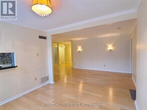 1055-1055 Bay St. in Toronto, ON - Building Photo - Building Photo