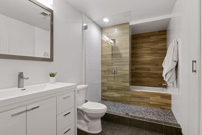 45 University Ave SE in Minneapolis, MN - Building Photo - Building Photo