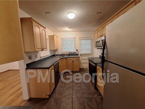 812 Whelchel Dr in Decatur, GA - Building Photo - Building Photo