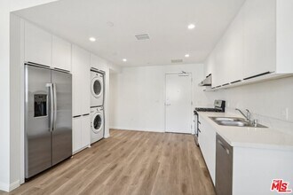 951 S Wilton Pl in Los Angeles, CA - Building Photo - Building Photo