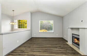 2132 87th Ave SE in Lake Stevens, WA - Building Photo - Building Photo