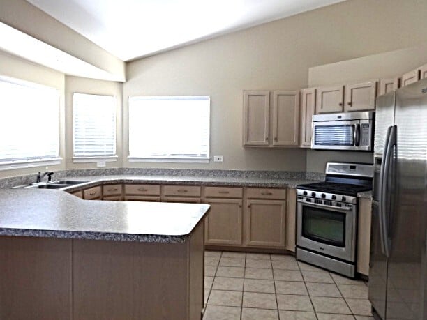 1648 Quinn Dr in Plainfield, IL - Building Photo - Building Photo
