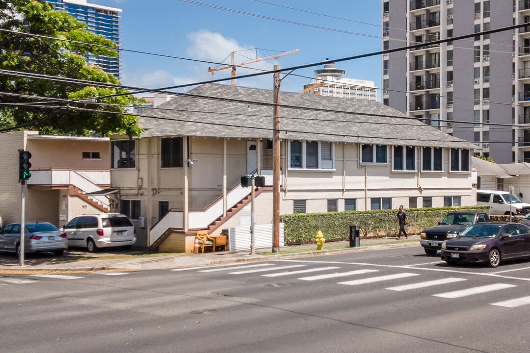 1203 Rycroft St in Honolulu, HI - Building Photo