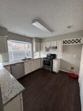 7138 River Garden Dr in Houston, TX - Building Photo - Building Photo