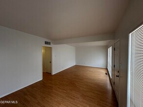 5202 Cornell Ave in El Paso, TX - Foto de edificio - Building Photo