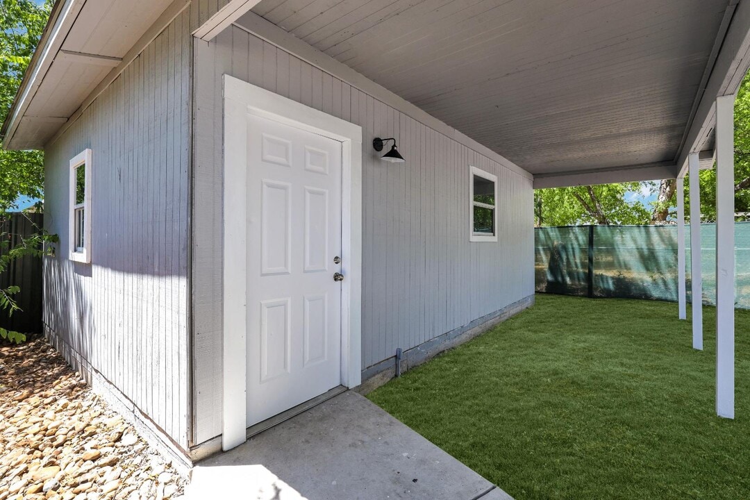 3122 W César E Chávez Blvd in San Antonio, TX - Building Photo