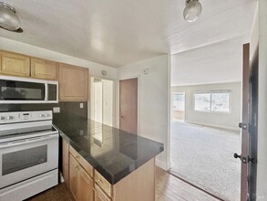 100 Reed Blvd, Unit 8 in Mill Valley, CA - Building Photo - Building Photo