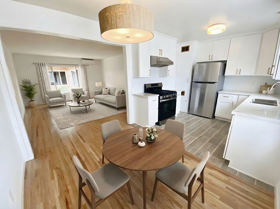 Spacious 1 & 2 Bedroom Apartments in Burbank, CA - Building Photo