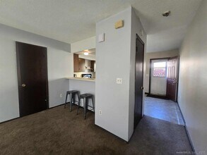 921 Hamilton Ave in Waterbury, CT - Building Photo - Building Photo