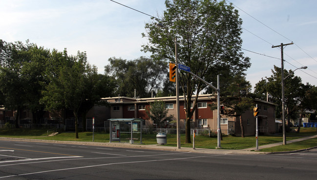 Albion Shendale in Toronto, ON - Building Photo - Building Photo