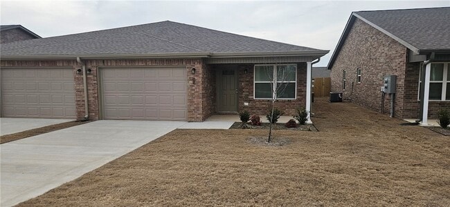 523 NW 69th Ave in Bentonville, AR - Building Photo - Building Photo