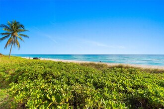 1920 S Ocean Dr in Hallandale Beach, FL - Building Photo - Building Photo