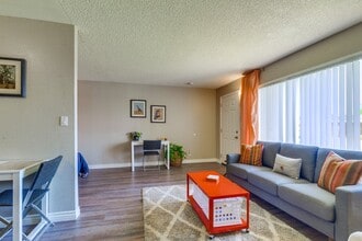 Las Brisas Apartments in Colton, CA - Building Photo - Building Photo