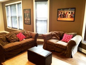 2506 W Argyle St-Unit -2512-1 in Chicago, IL - Building Photo - Building Photo