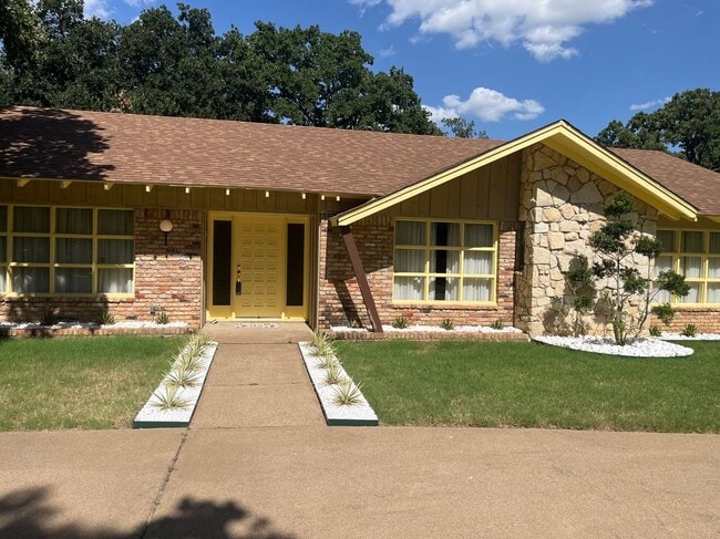 property at 3600 Gentry Rd