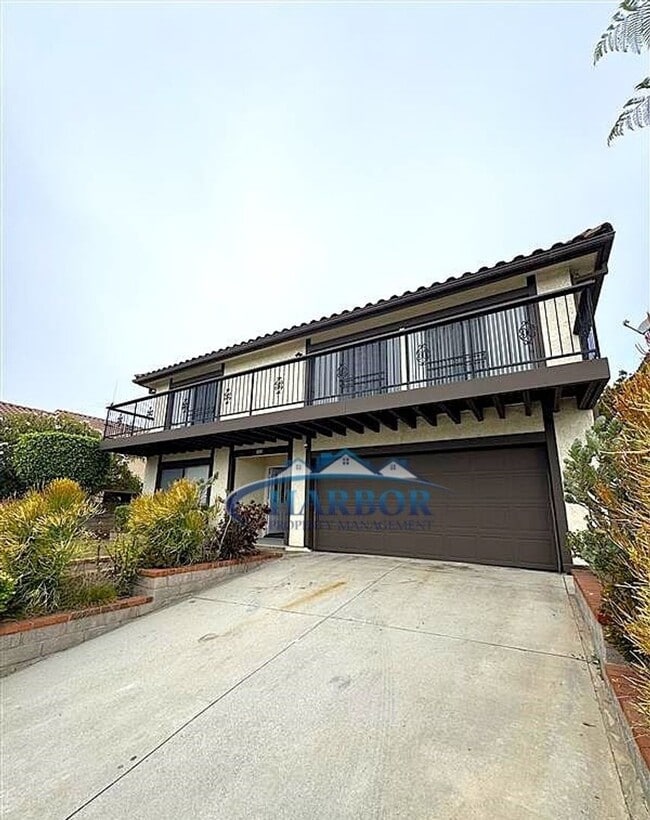 property at 1524 W 5th St