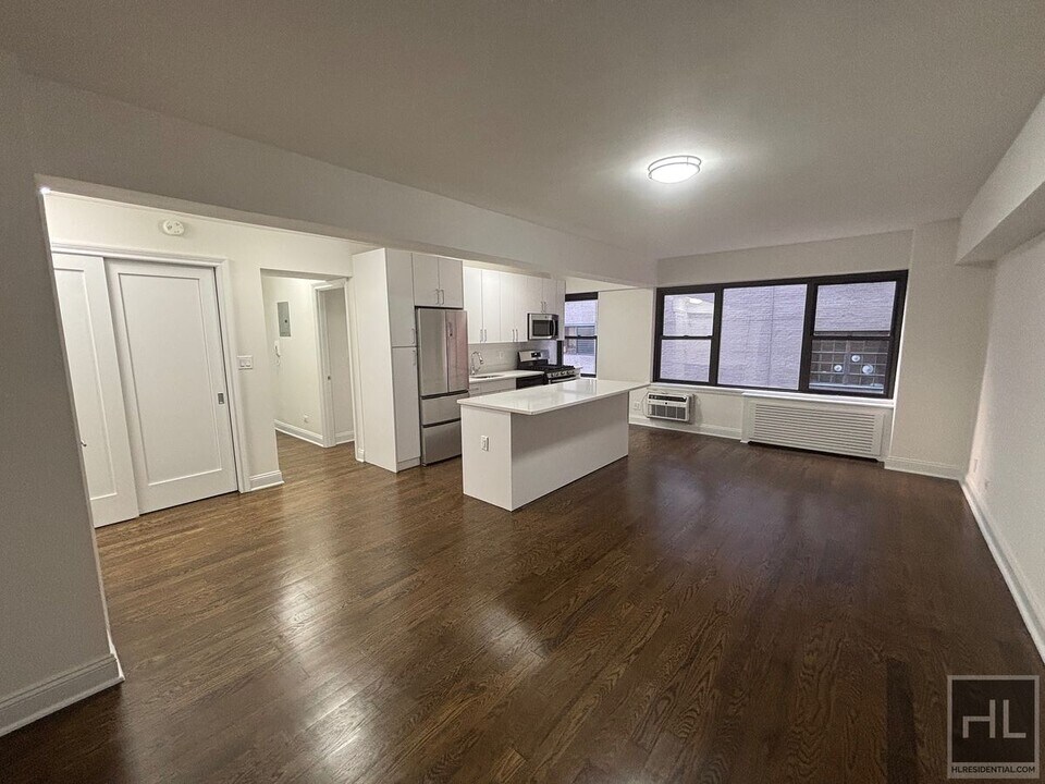 EAST 57 STREET in New York, NY - Building Photo
