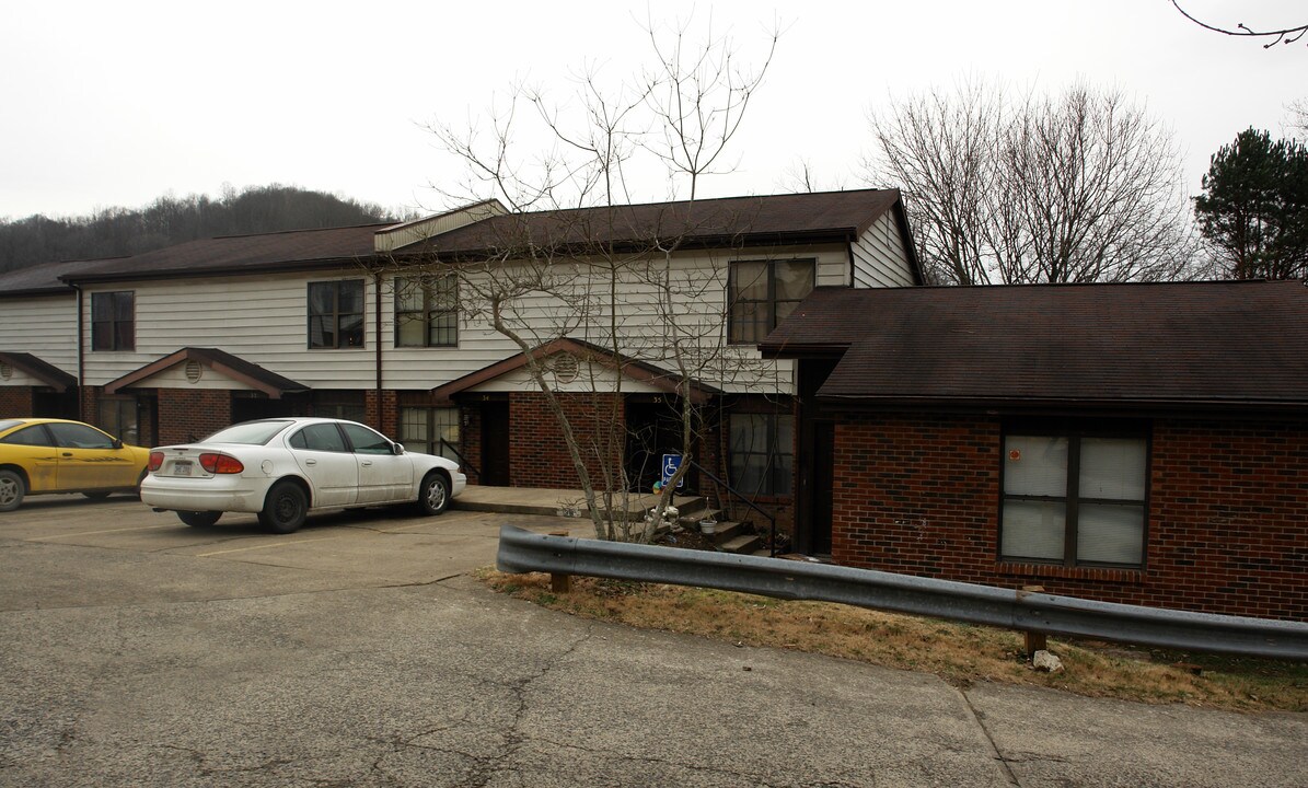 Lana Kay Apartments in Chapmanville, WV - Building Photo