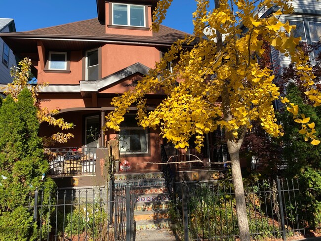 32 Duer Pl, Unit 1