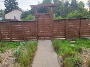 17565 Bullock St in Encino, CA - Foto de edificio - Building Photo