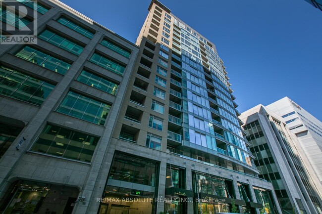 101-101 Queen St